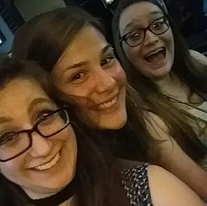 Meet your Posher, Abi